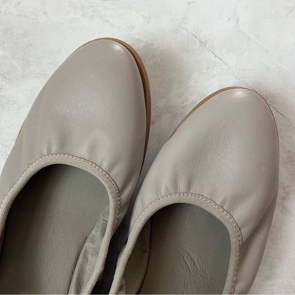 Eileen Fisher Notion Nappa Leather Ballet Flat in Grey 8.5 - Picture 2 of 11